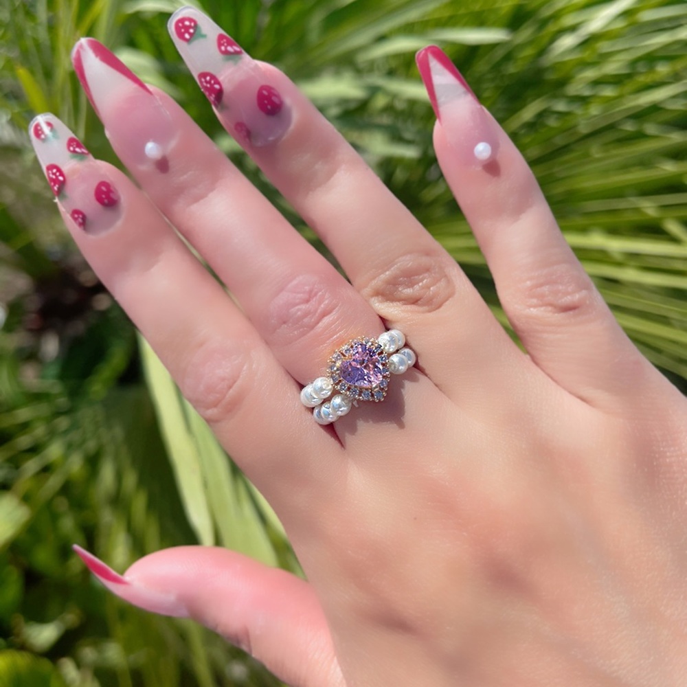 Beautiful elastic pearl ring with pink heart gem - Picture 2 of 4